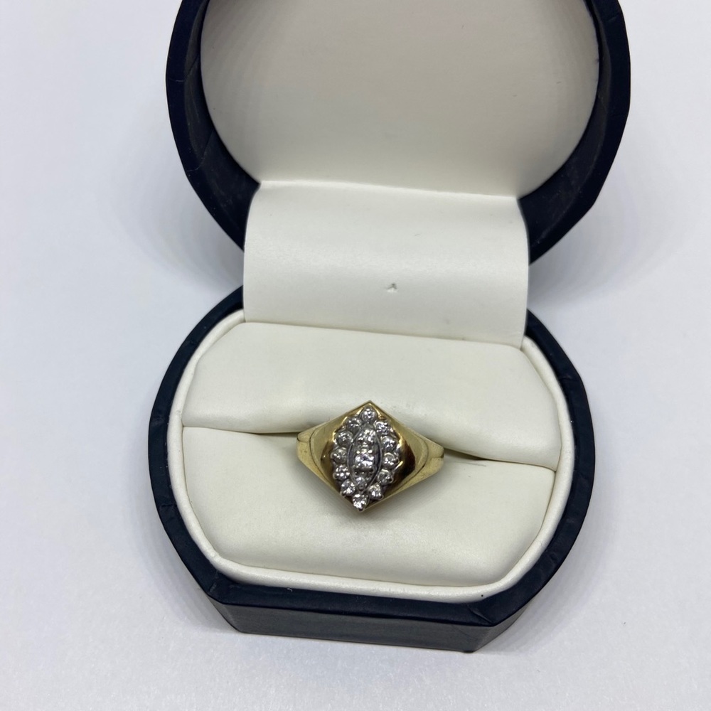 Solid 10kt Yellow Gold Diamond Ring - image 4